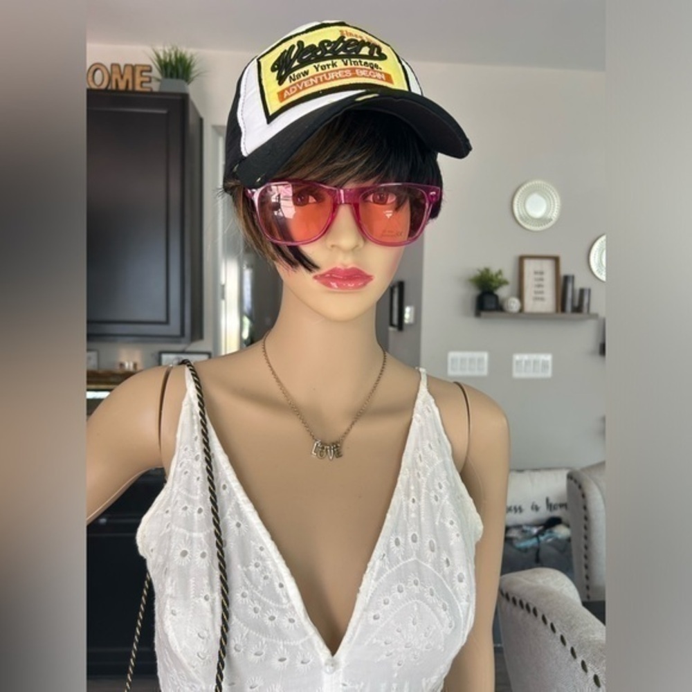 โจNWT Blush Pink translucent framed sunglasses ๐ sunshades - Picture 4 of 10